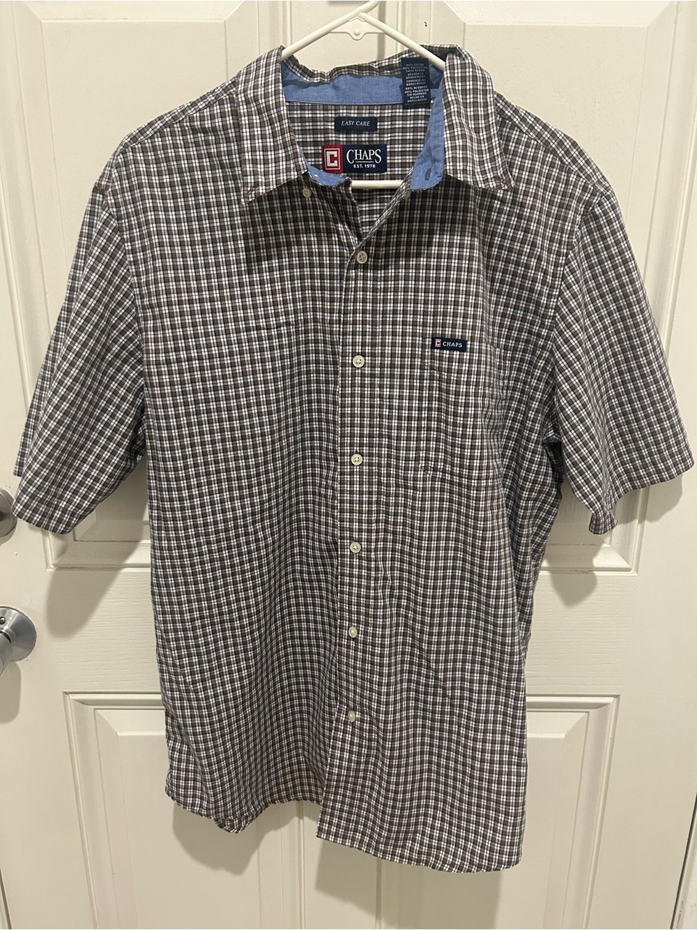 Chaps Men's Brown and White Plaid Short-Sleeve Button-Down Shirt